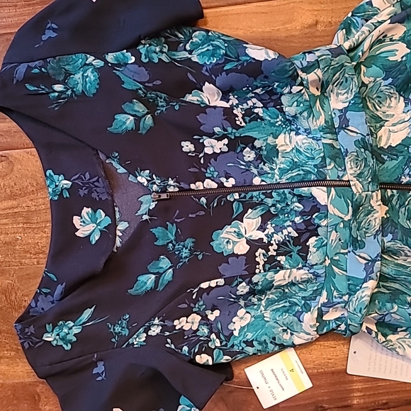 🎈Host Pick🎈 Gabby Skye Flutter Sleeve Floral Belted Crepe Dress - Picture 12 of 13